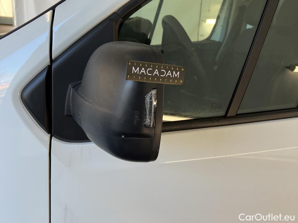  Renault  Trafic  Fourgon L2H1 3T Grand Confort 2.0 dCi 130CV BVM6 E6d #37