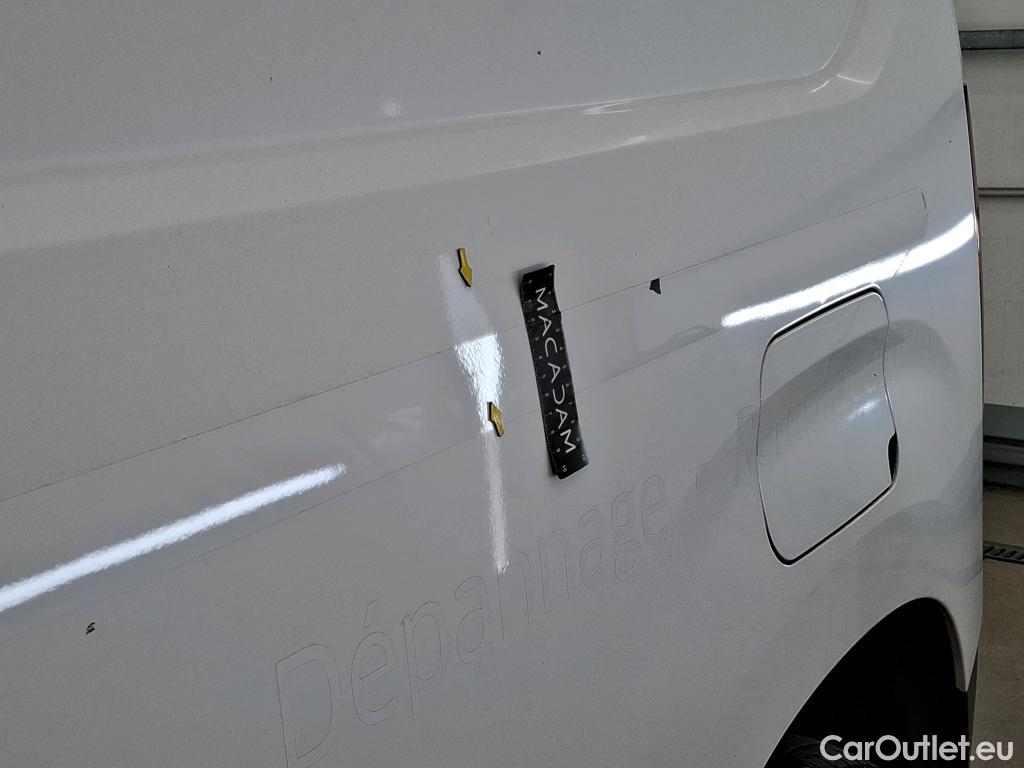  Citroen  Berlingo CITROEN  / 2018 / 4P / Fourgonnette M 650kg BlueHDi 75 S&S BVM Club #15