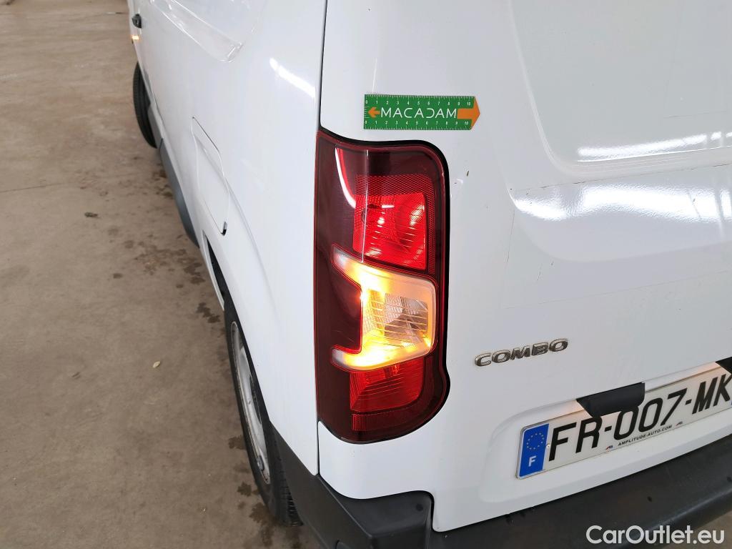  Opel  Combo OPEL  / 2018 / 4P / Fourgonnette 1.5 diesel 100chL1H1/stand CARGO PACK C #27