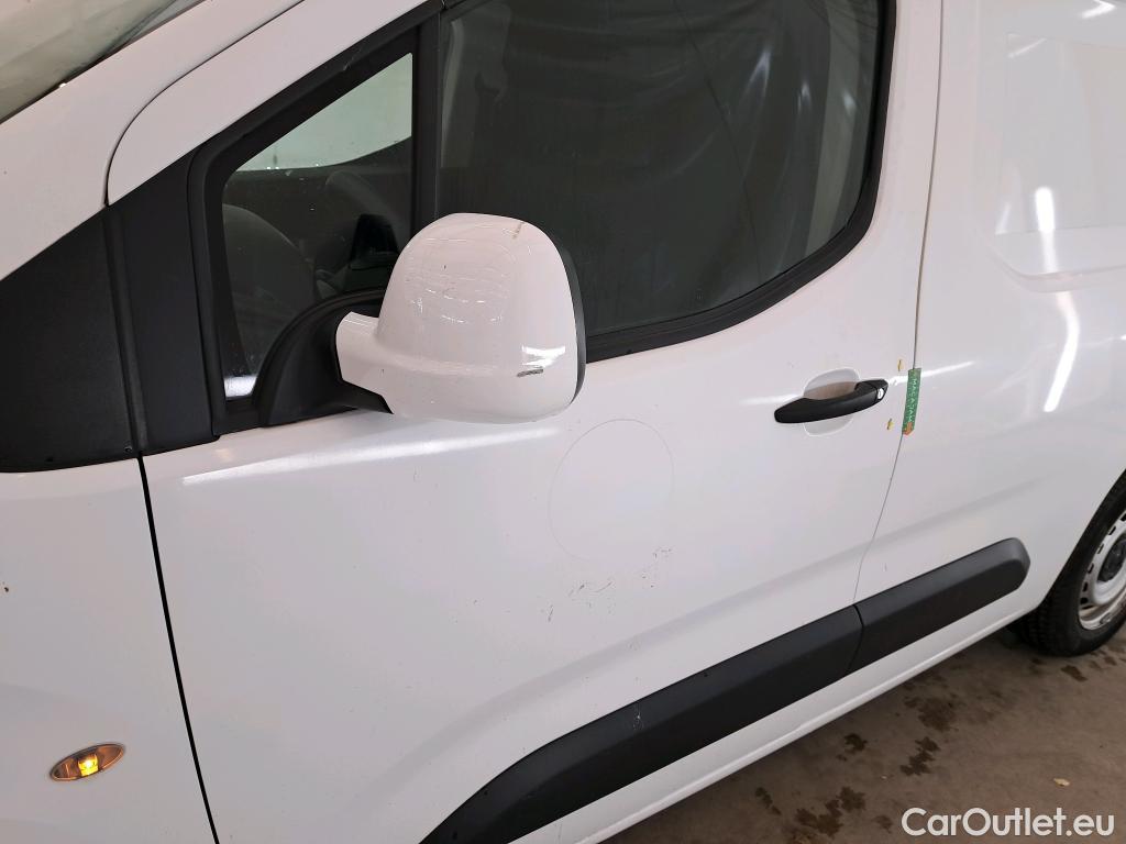 Opel  Combo OPEL  / 2018 / 4P / Fourgonnette 1.5 diesel 100chL1H1/stand CARGO PACK C #16