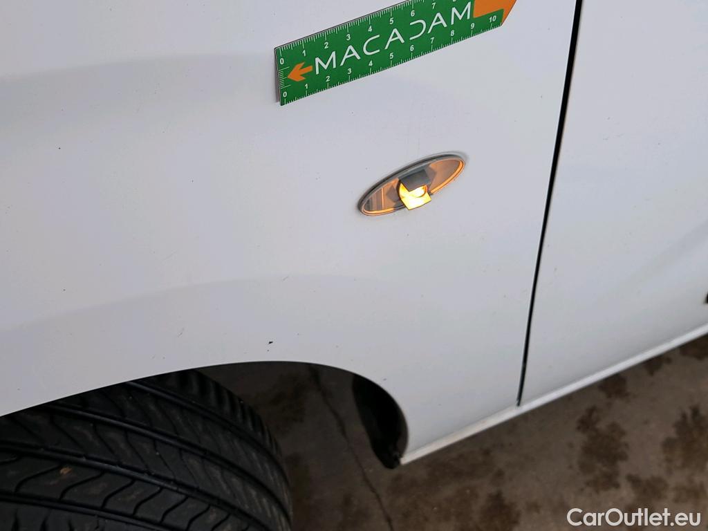  Opel  Combo OPEL  / 2018 / 4P / Fourgonnette 1.5 diesel 100chL1H1/stand CARGO PACK C #31