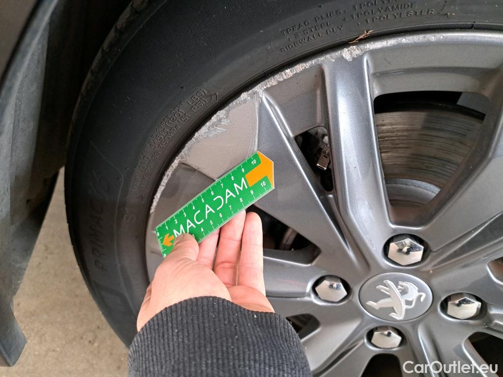  Peugeot  208  (e-) Active Business R 50kWh BVA / TRANSFO VP VF #23