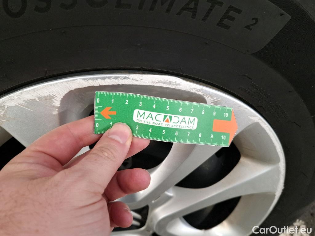  Citroen  C3  Société Feel Nav 1.2 PureTech 80CV BVM5 E6 #12