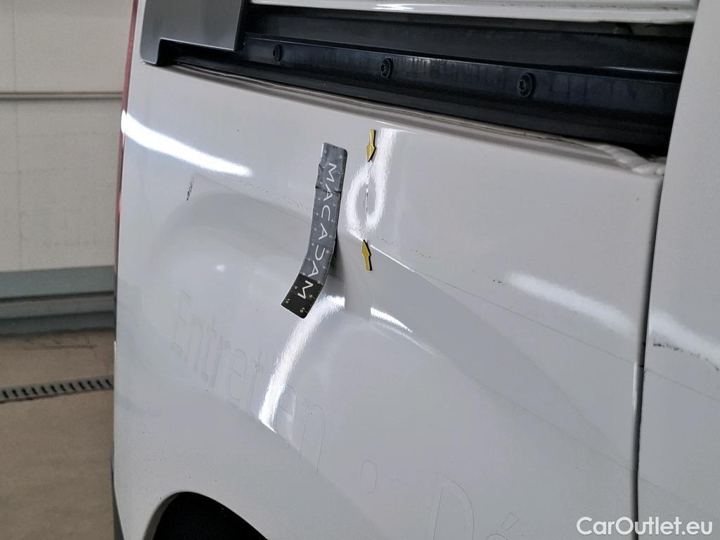  Citroen  Berlingo CITROEN  / 2018 / 4P / Fourgonnette M 650kg BlueHDi 75 S&S BVM Club #17