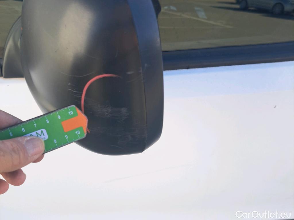  Peugeot  Partner PEUGEOT  / 2015 / 3P / furgón derivado de turismo Furgón Confort L1 BlueHDi 73KW (100CV) #90