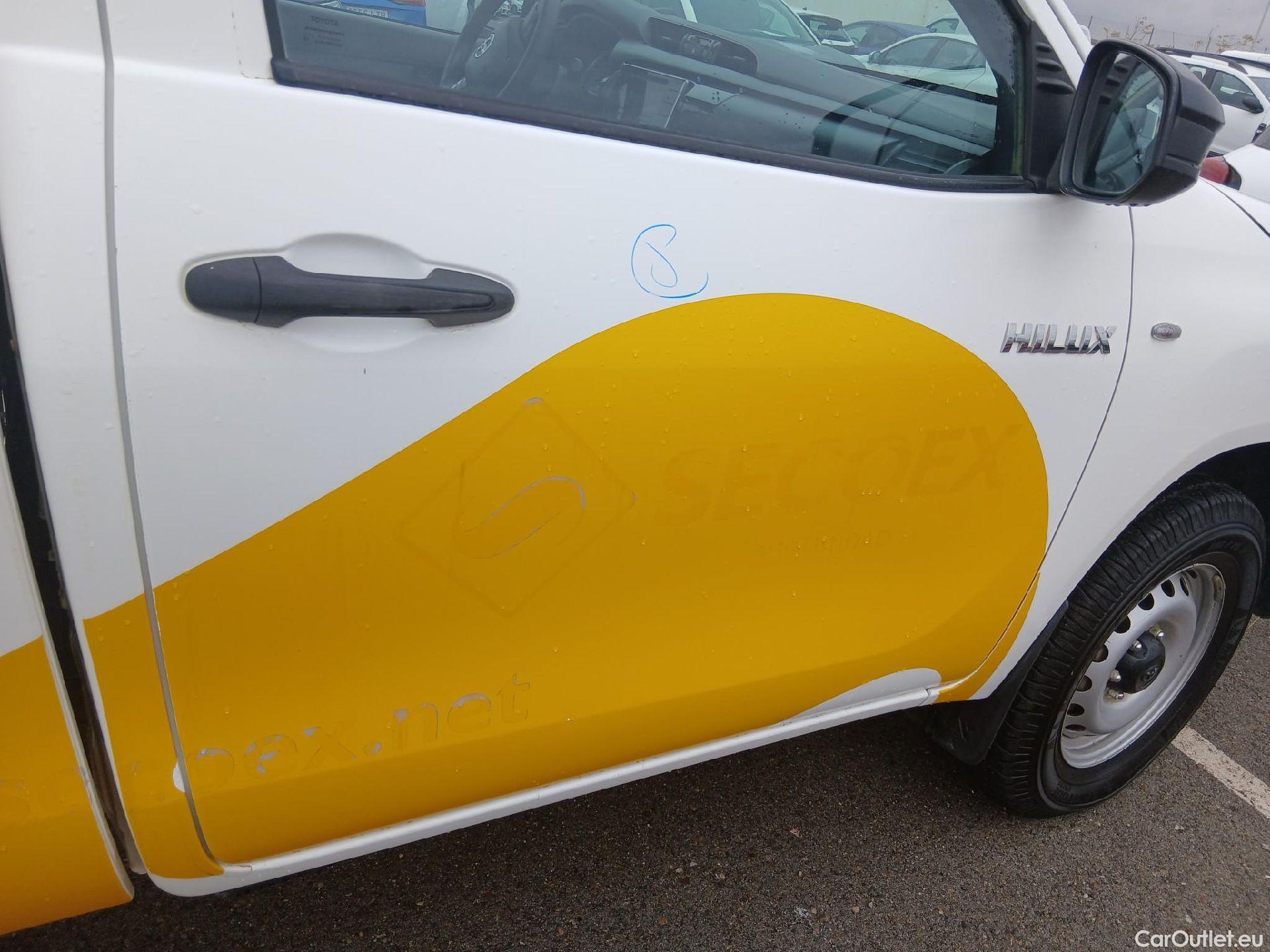  Toyota  Hilux TOYOTA  / 2016 / 2P / pickup 2.4 D-4D Cabina Sencilla GX #41