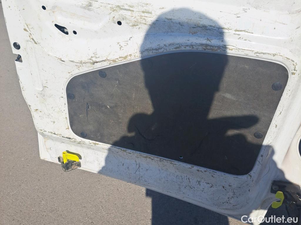  Peugeot  Partner PEUGEOT  / 2015 / 3P / furgón derivado de turismo Furgón Confort L1 BlueHDi 73KW (100CV) #52