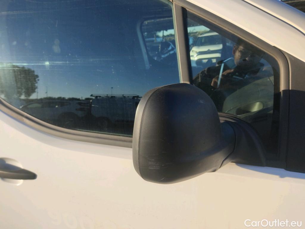  Opel  Combo OPEL  / 2018 / 3P / furgón derivado de turismo 1.5 TD 75kW (100CV) Express L H1 650kg #44