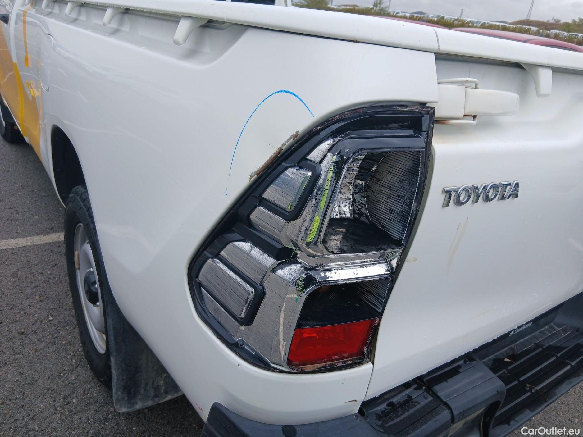  Toyota  Hilux TOYOTA  / 2016 / 2P / pickup 2.4 D-4D Cabina Sencilla GX #29