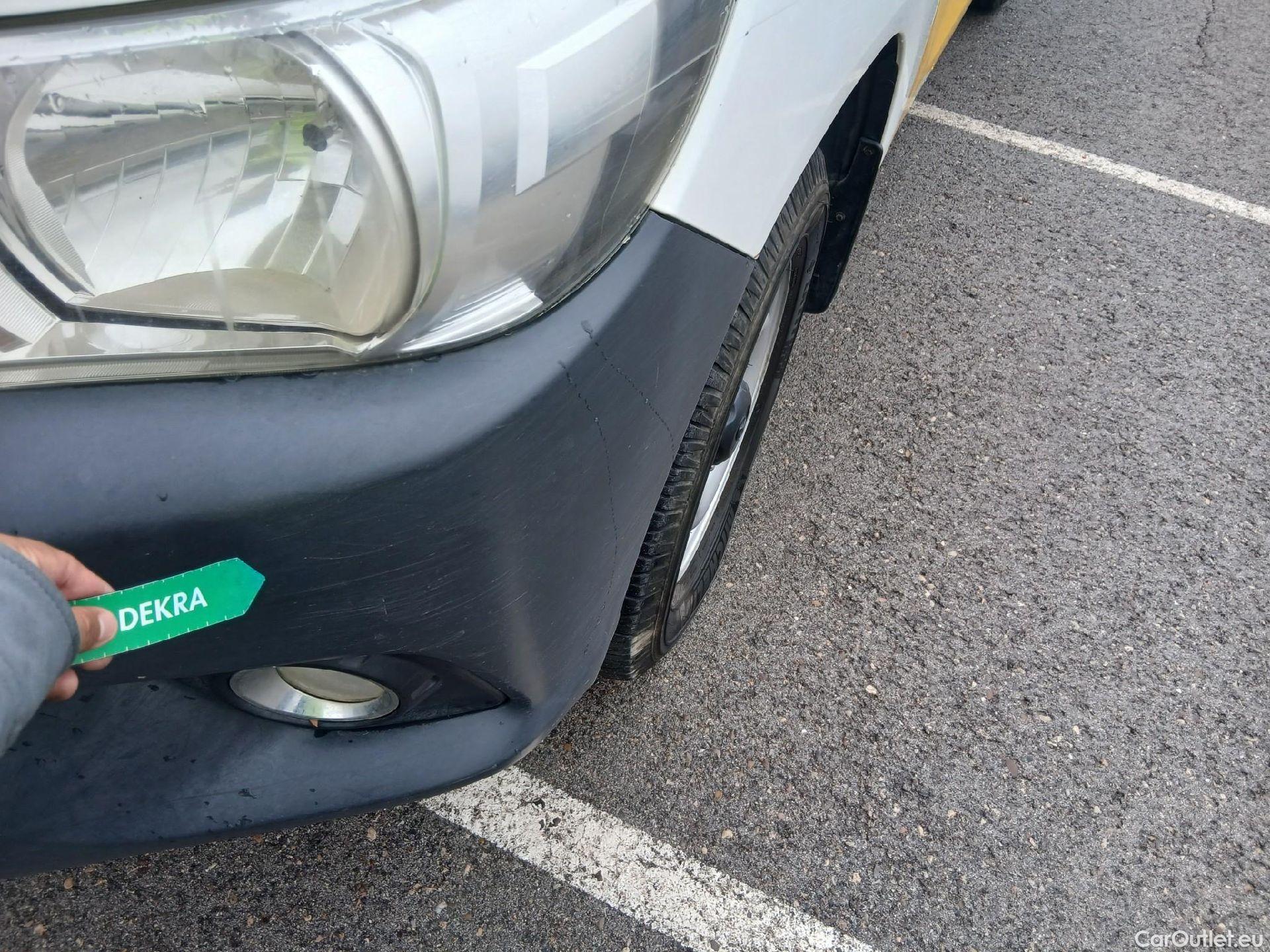  Toyota  Hilux TOYOTA  / 2016 / 2P / pickup 2.4 D-4D Cabina Sencilla GX #8