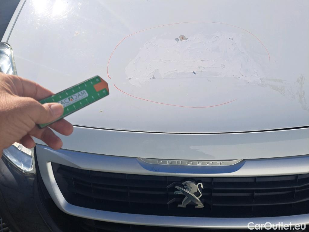  Peugeot  Partner PEUGEOT  / 2015 / 3P / furgón derivado de turismo Furgón Confort L1 BlueHDi 73KW (100CV) #44