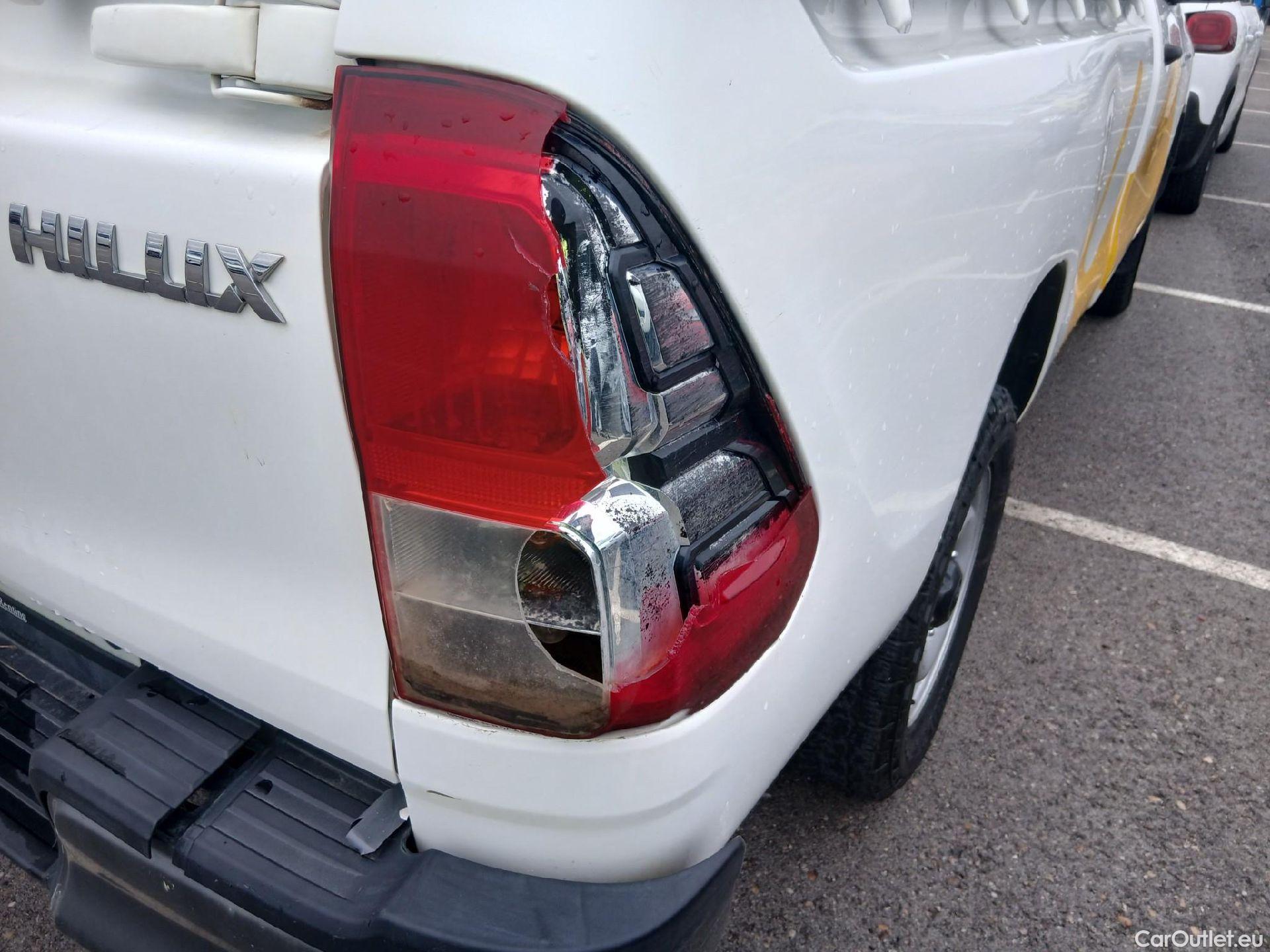  Toyota  Hilux TOYOTA  / 2016 / 2P / pickup 2.4 D-4D Cabina Sencilla GX #36