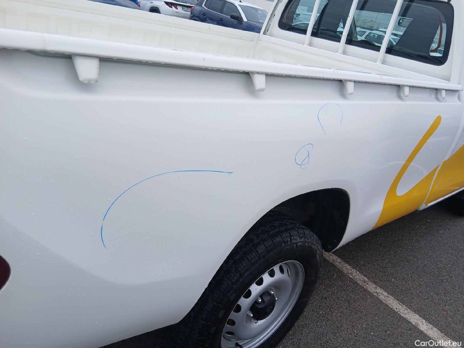  Toyota  Hilux TOYOTA  / 2016 / 2P / pickup 2.4 D-4D Cabina Sencilla GX #38