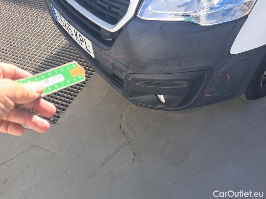  Peugeot  Partner PEUGEOT  / 2015 / 3P / furgón derivado de turismo Furgón Confort L1 BlueHDi 73KW (100CV) #63