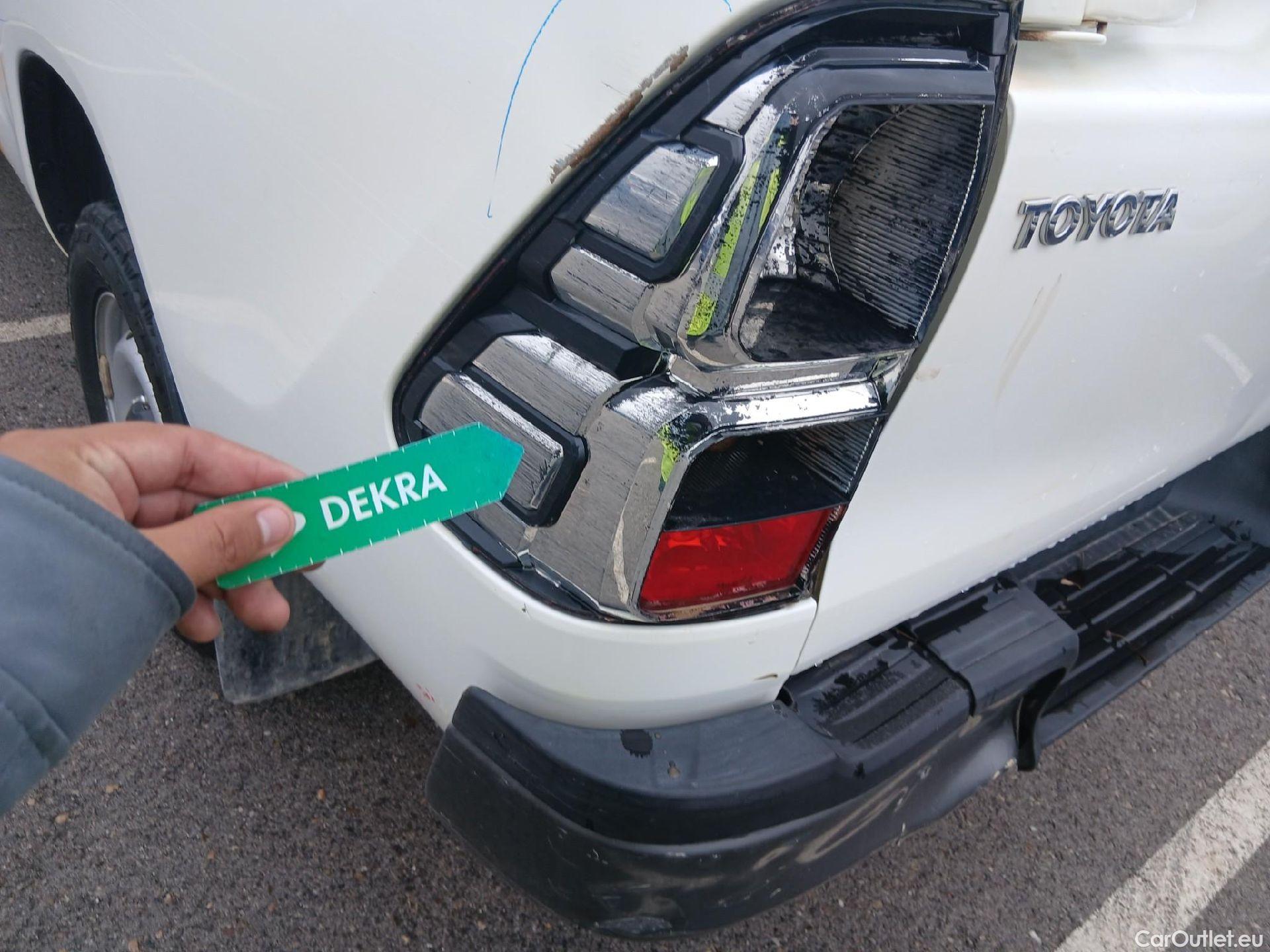  Toyota  Hilux TOYOTA  / 2016 / 2P / pickup 2.4 D-4D Cabina Sencilla GX #28