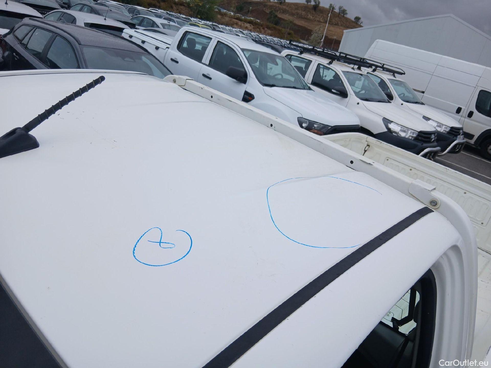  Toyota  Hilux TOYOTA  / 2016 / 2P / pickup 2.4 D-4D Cabina Sencilla GX #44