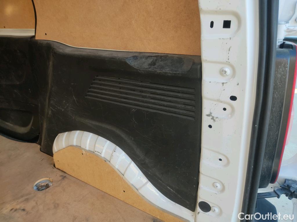  Opel  Combo OPEL  / 2018 / 3P / furgón derivado de turismo 1.5 TD 75kW (100CV) Express L H1 650kg #38