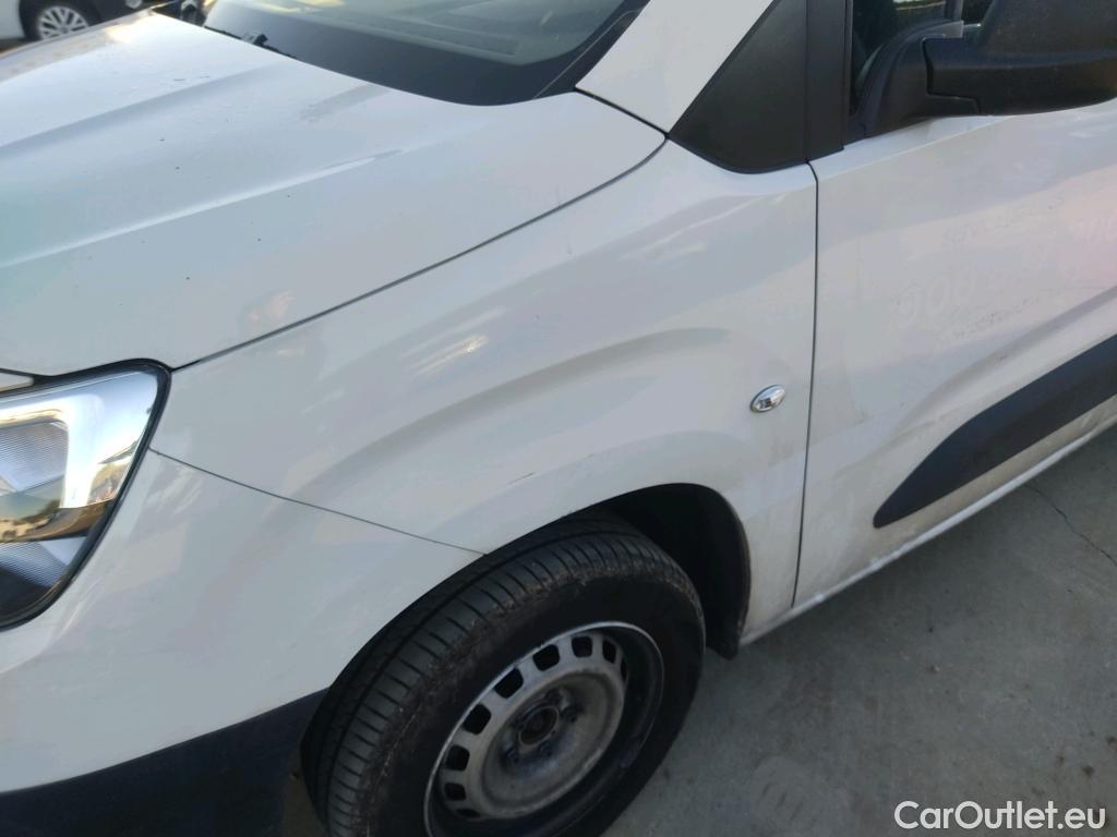  Opel  Combo OPEL  / 2018 / 3P / furgón derivado de turismo 1.5 TD 75kW (100CV) Express L H1 650kg #51