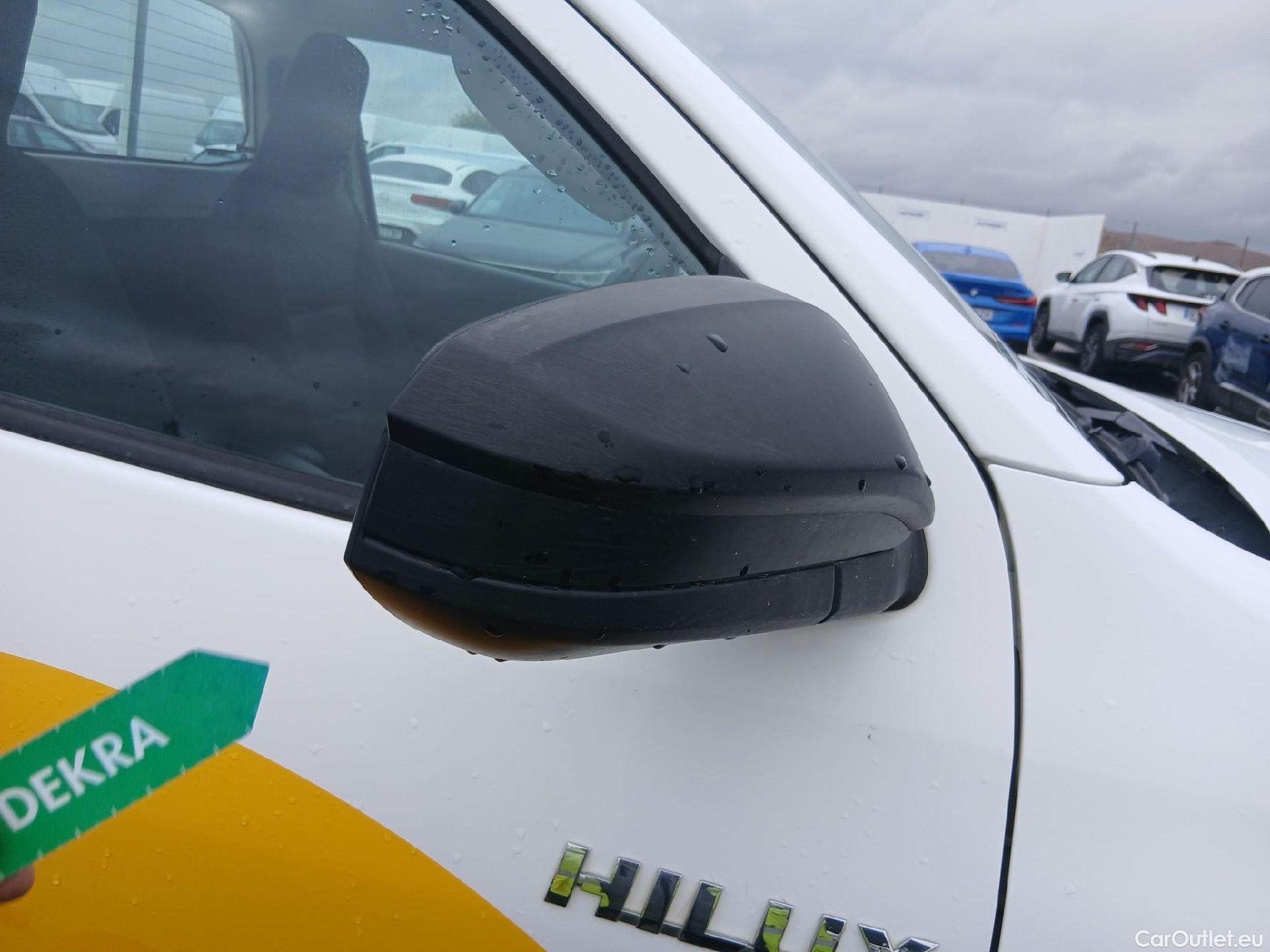  Toyota  Hilux TOYOTA  / 2016 / 2P / pickup 2.4 D-4D Cabina Sencilla GX #43