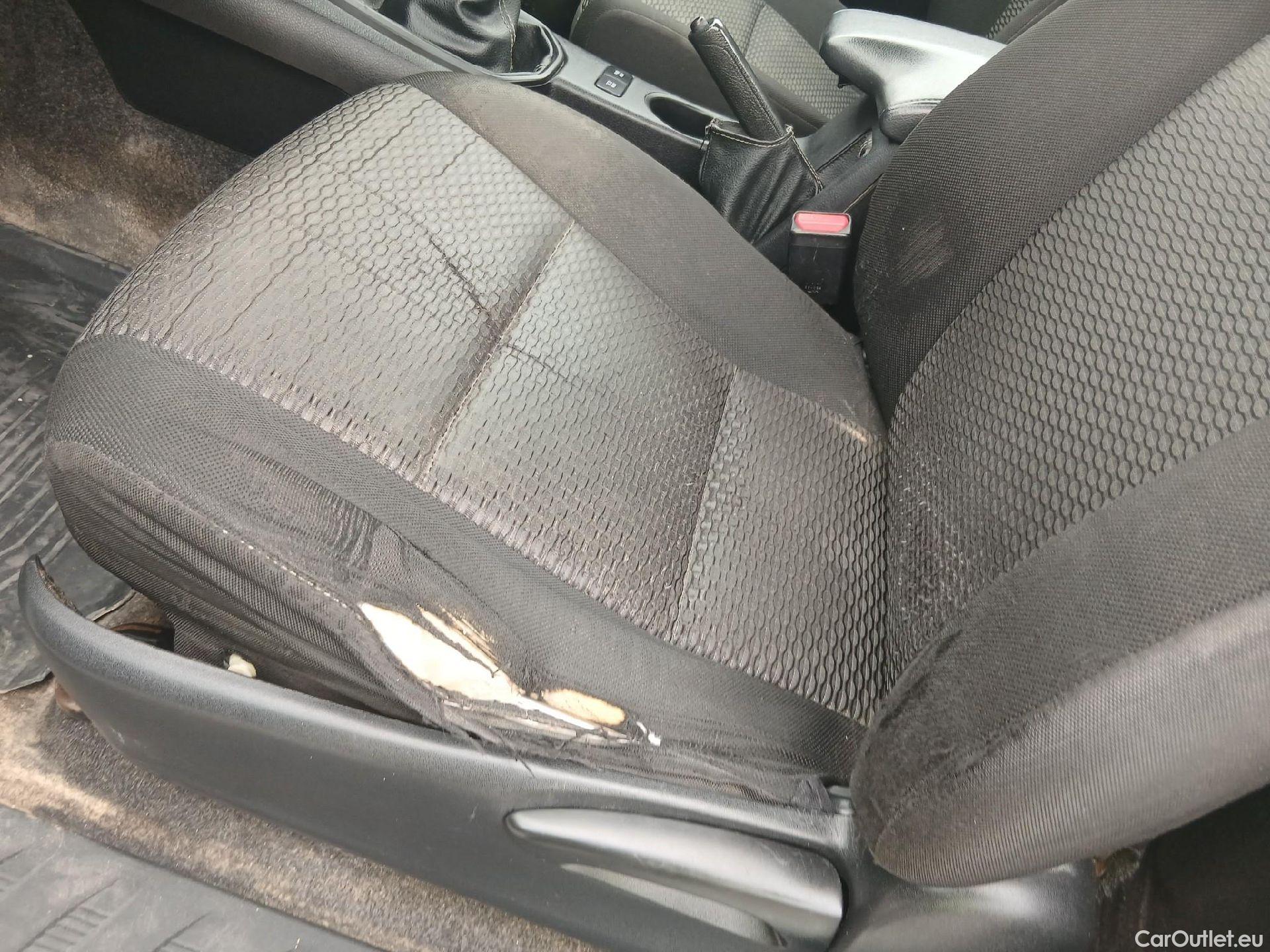  Toyota  Hilux TOYOTA  / 2016 / 2P / pickup 2.4 D-4D Cabina Sencilla GX #1