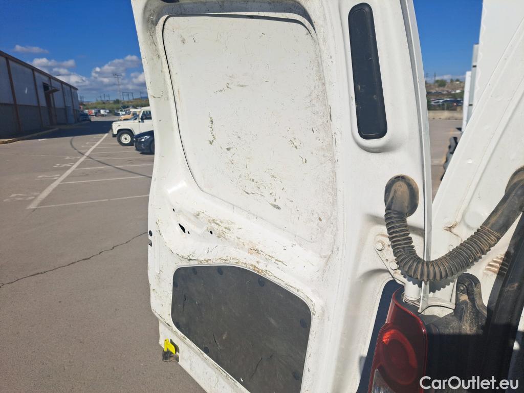  Peugeot  Partner PEUGEOT  / 2015 / 3P / furgón derivado de turismo Furgón Confort L1 BlueHDi 73KW (100CV) #97