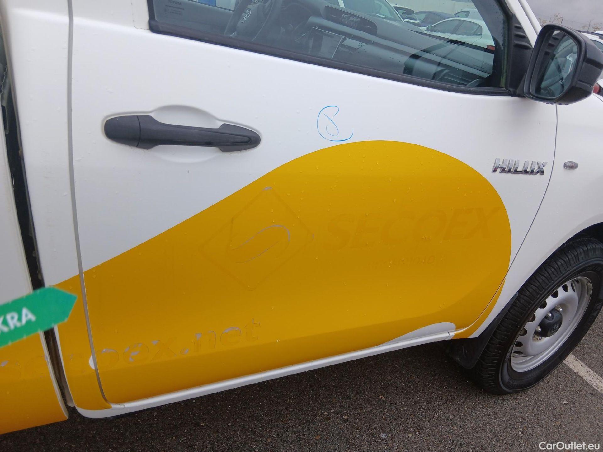  Toyota  Hilux TOYOTA  / 2016 / 2P / pickup 2.4 D-4D Cabina Sencilla GX #40