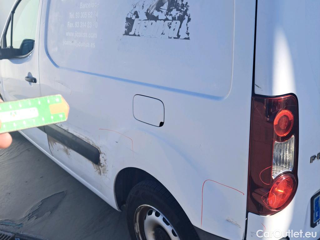  Peugeot  Partner PEUGEOT  / 2015 / 3P / furgón derivado de turismo Furgón Confort L1 BlueHDi 73KW (100CV) #7