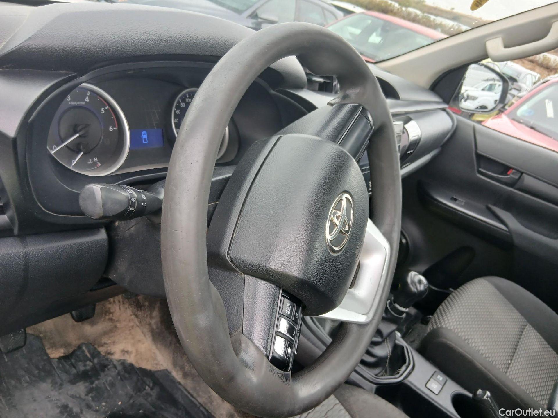  Toyota  Hilux TOYOTA  / 2016 / 2P / pickup 2.4 D-4D Cabina Sencilla GX #4