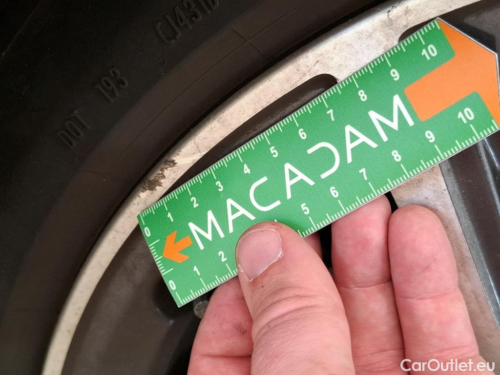  Bmw  Serie 1 BMW Série 1 / 2019 / 5P / Berline 116i DKG7 Business Design #24