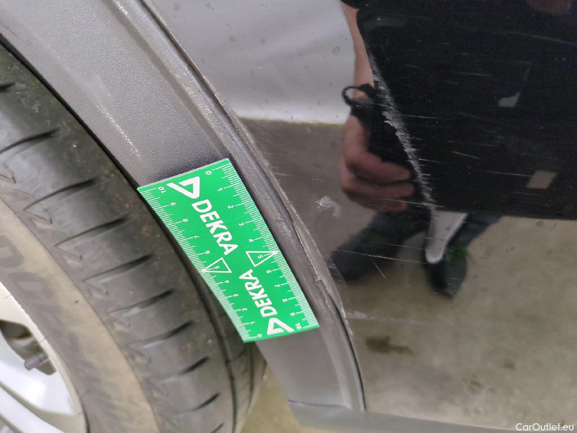  Ford  Kuga FORD  / 2019 / 5P / SUV 2.5 190 hybrid Flexifuel Pshift Titanium #43