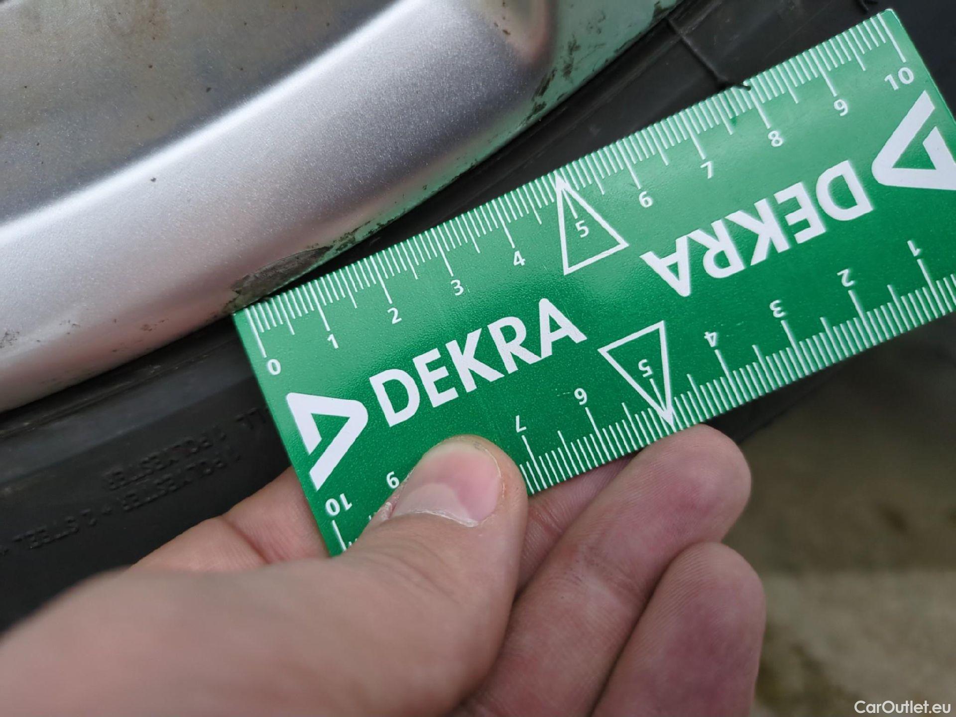  Ford  Kuga FORD  / 2019 / 5P / SUV 2.5 190 hybrid Flexifuel Pshift Titanium #13