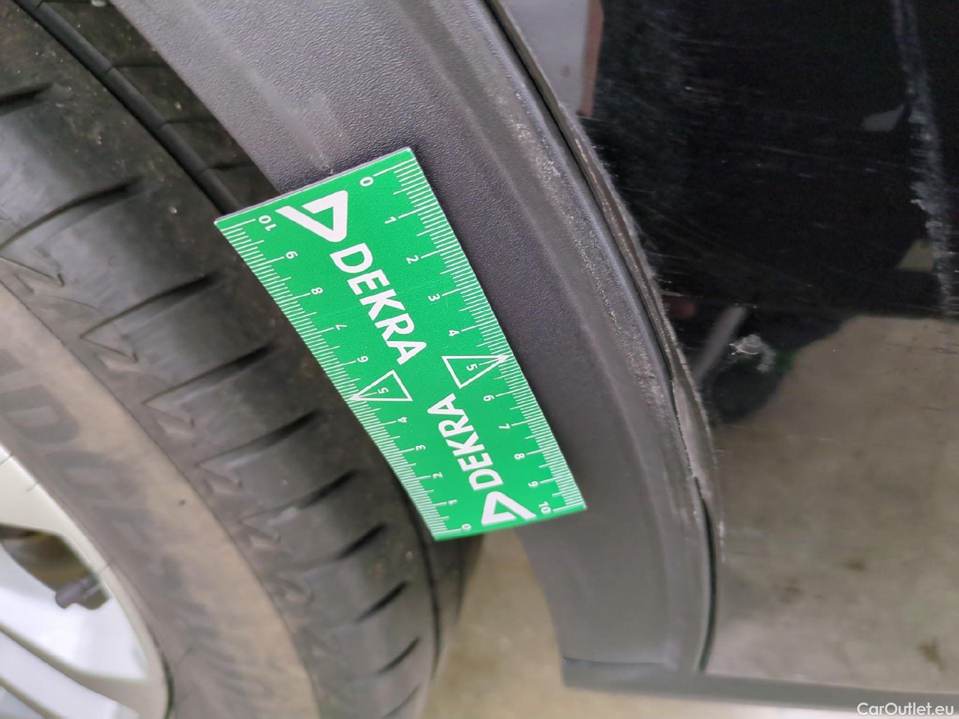  Ford  Kuga FORD  / 2019 / 5P / SUV 2.5 190 hybrid Flexifuel Pshift Titanium #56