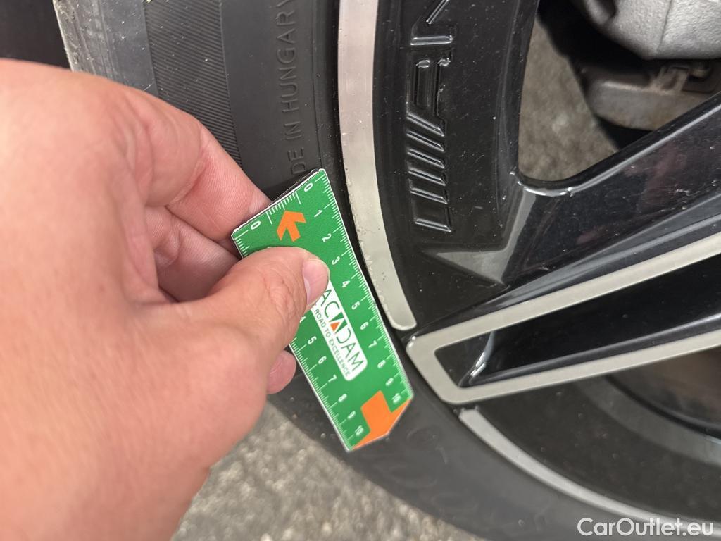  Mercedes  A-Klasse MERCEDES-BENZ Classe A Compact / 2018 / 5P / Berline A 200 d AMG Line 8G-DCT #27