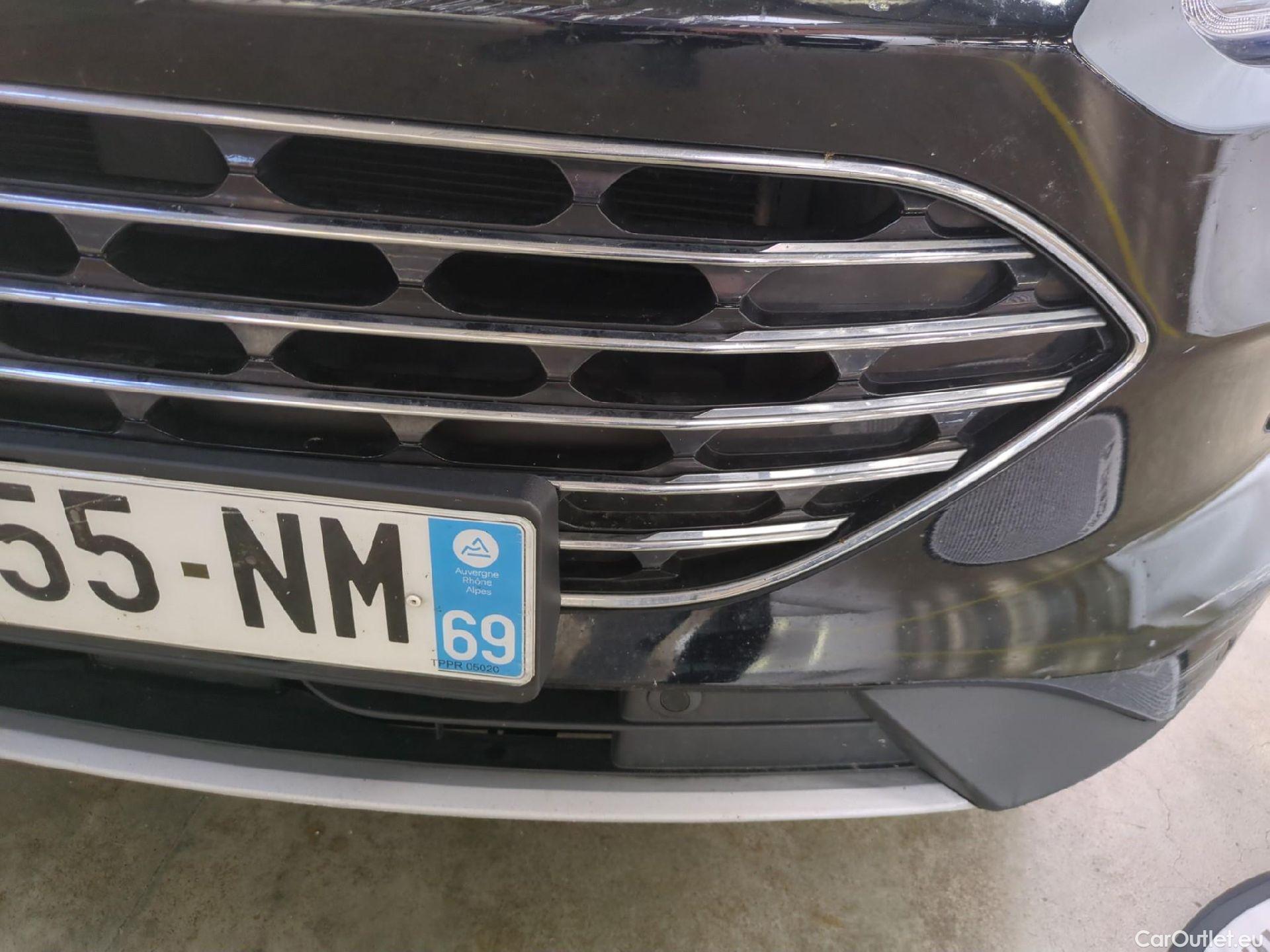  Ford  Kuga FORD  / 2019 / 5P / SUV 2.5 190 hybrid Flexifuel Pshift Titanium #36