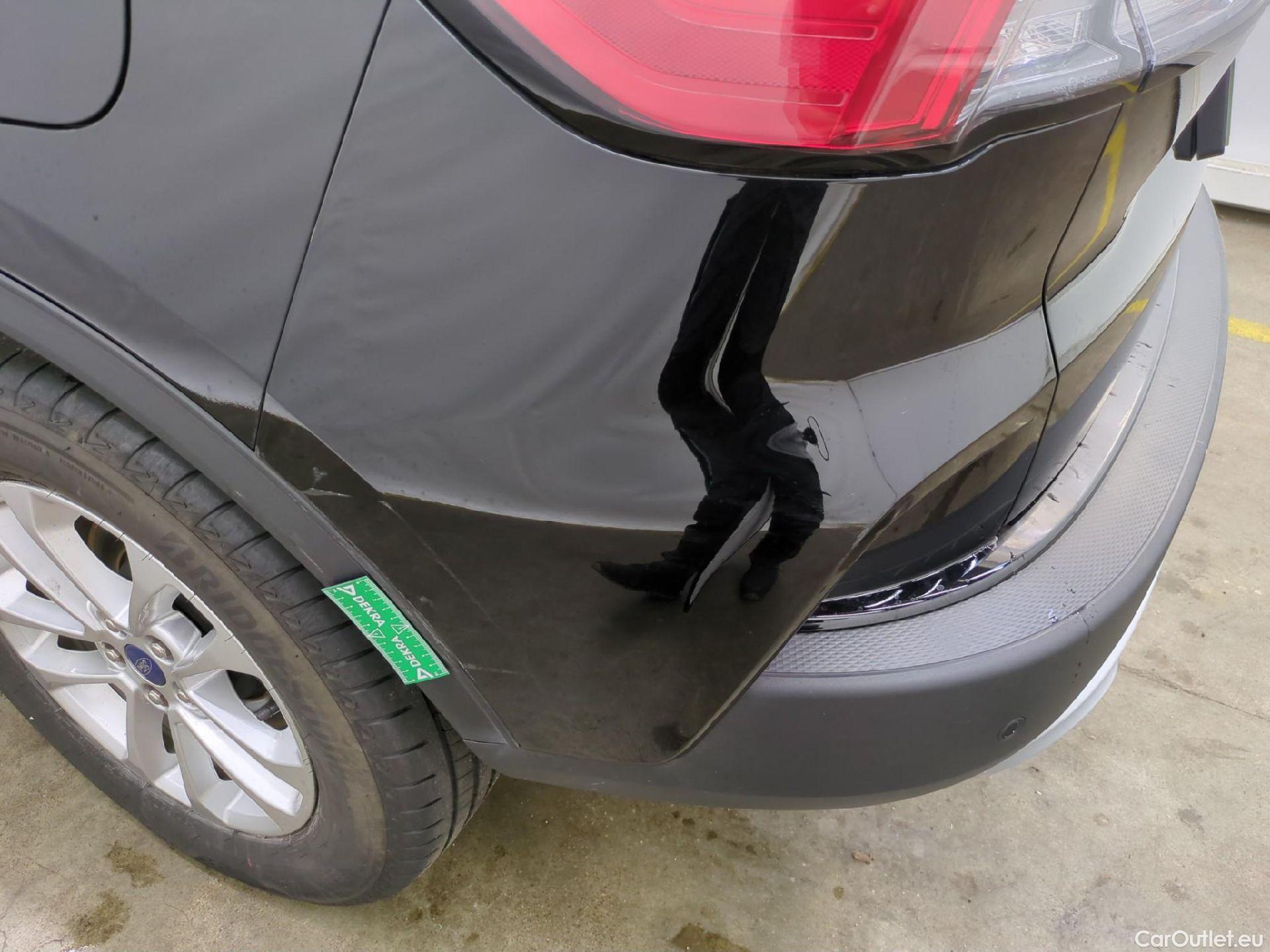  Ford  Kuga FORD  / 2019 / 5P / SUV 2.5 190 hybrid Flexifuel Pshift Titanium #44