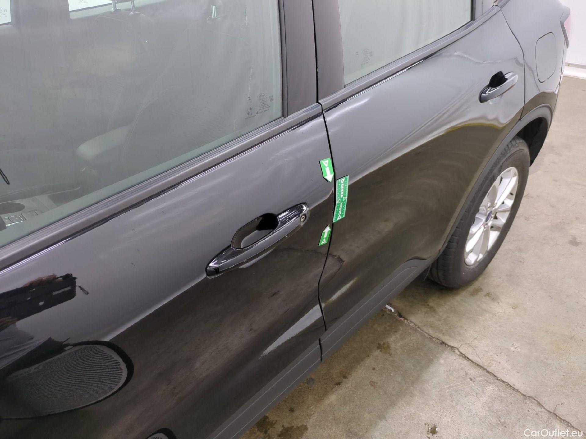  Ford  Kuga FORD  / 2019 / 5P / SUV 2.5 190 hybrid Flexifuel Pshift Titanium #39