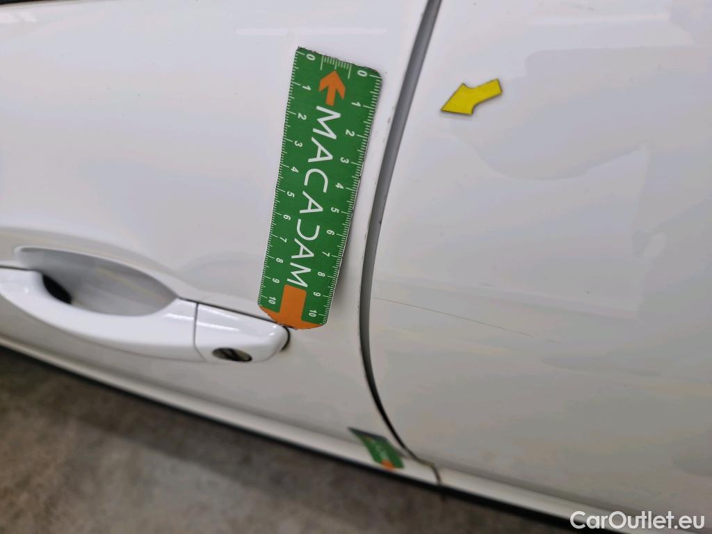  Citroen  C3  Société Feel Nav 1.2 PureTech 80CV BVM5 E6d #3