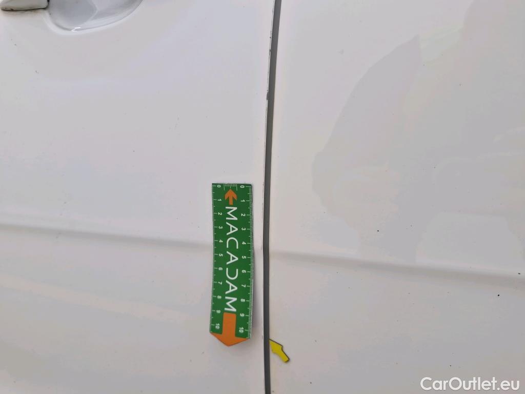  Citroen  C3  Société Feel Nav 1.2 PureTech 80CV BVM5 E6d #4