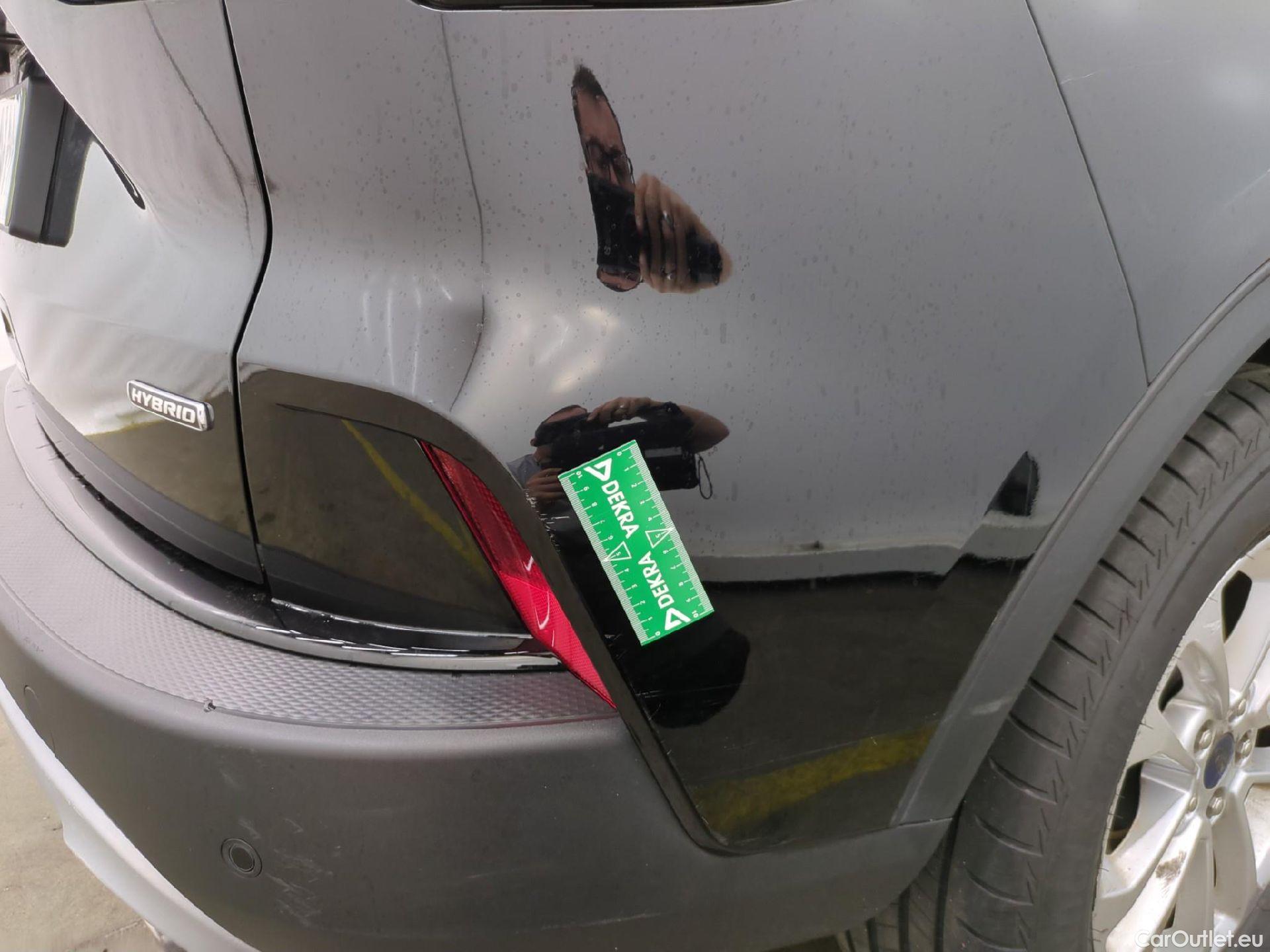  Ford  Kuga FORD  / 2019 / 5P / SUV 2.5 190 hybrid Flexifuel Pshift Titanium #52