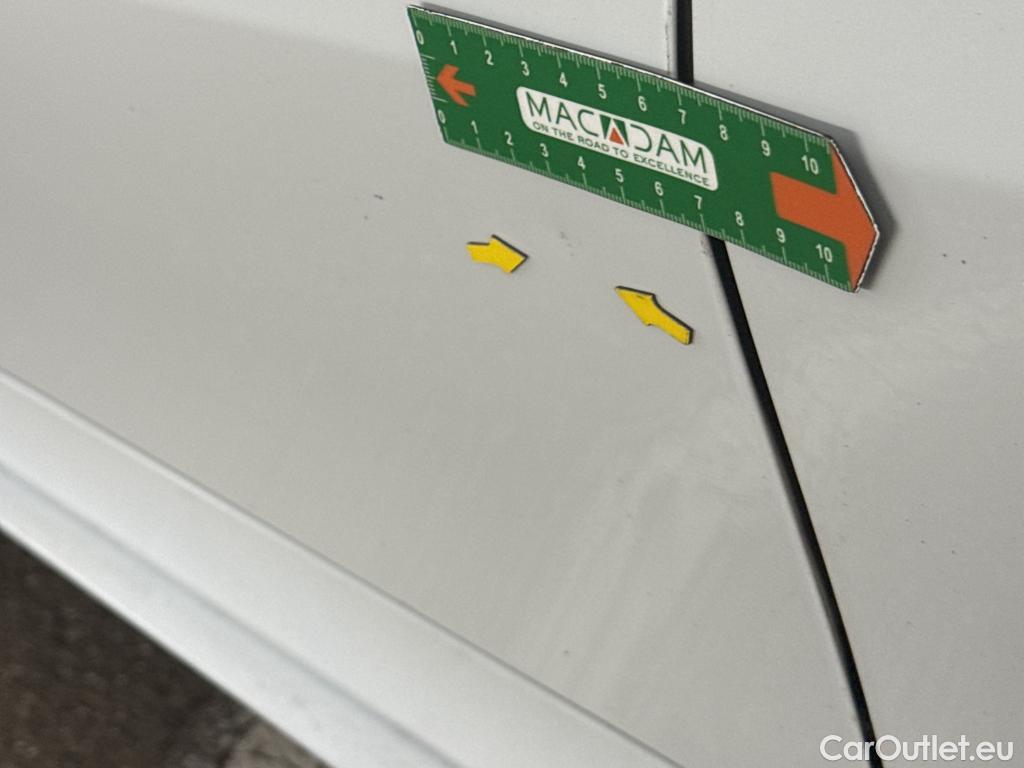  Mercedes  A-Klasse MERCEDES-BENZ Classe A Compact / 2018 / 5P / Berline A 200 d AMG Line 8G-DCT #34