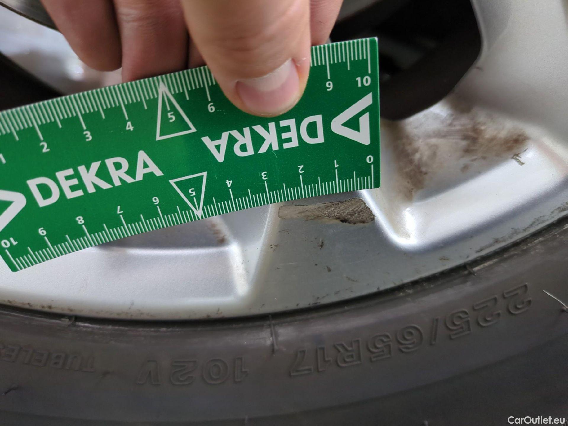  Ford  Kuga FORD  / 2019 / 5P / SUV 2.5 190 hybrid Flexifuel Pshift Titanium #7