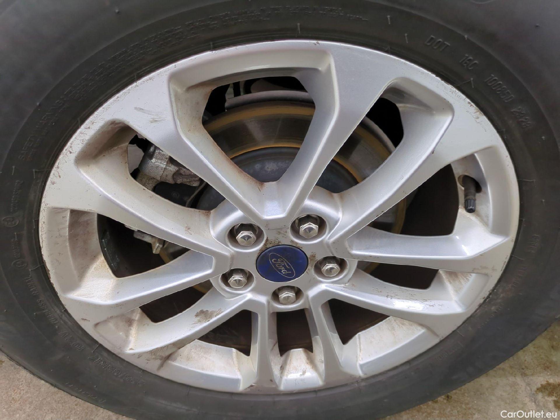  Ford  Kuga FORD  / 2019 / 5P / SUV 2.5 190 hybrid Flexifuel Pshift Titanium #14