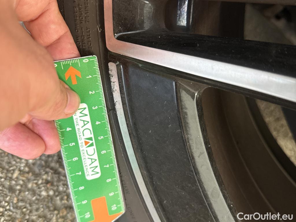  Mercedes  A-Klasse MERCEDES-BENZ Classe A Compact / 2018 / 5P / Berline A 200 d AMG Line 8G-DCT #44