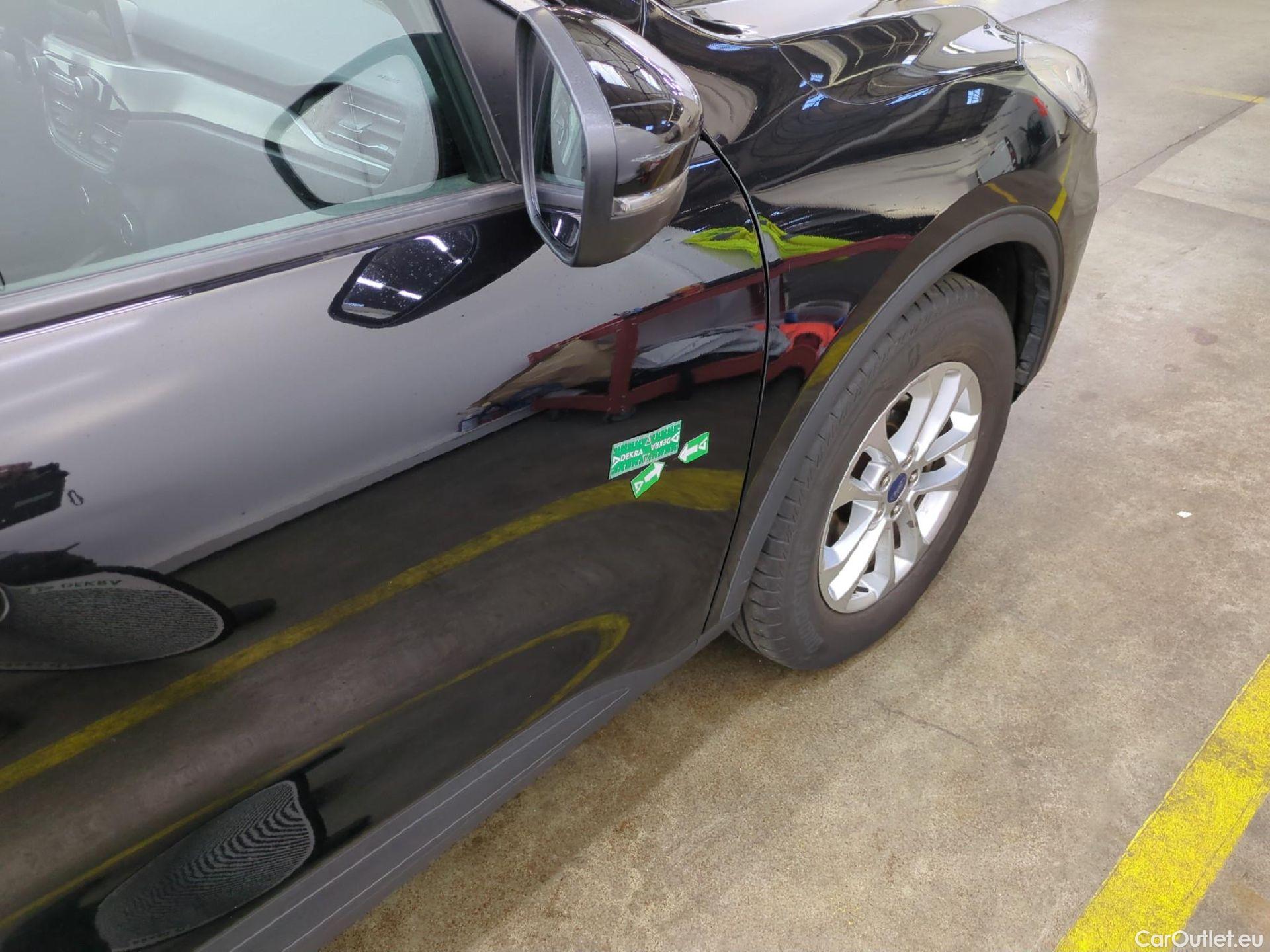  Ford  Kuga FORD  / 2019 / 5P / SUV 2.5 190 hybrid Flexifuel Pshift Titanium #21