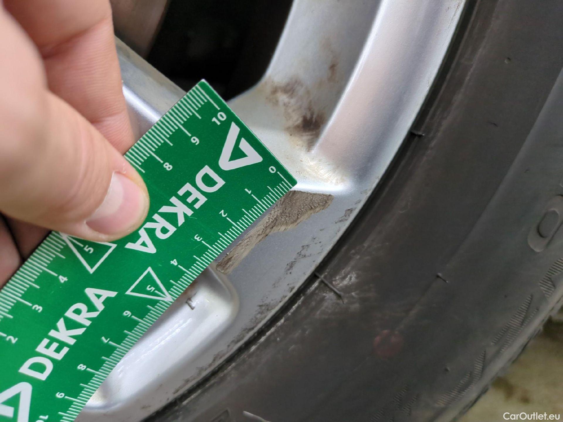  Ford  Kuga FORD  / 2019 / 5P / SUV 2.5 190 hybrid Flexifuel Pshift Titanium #8