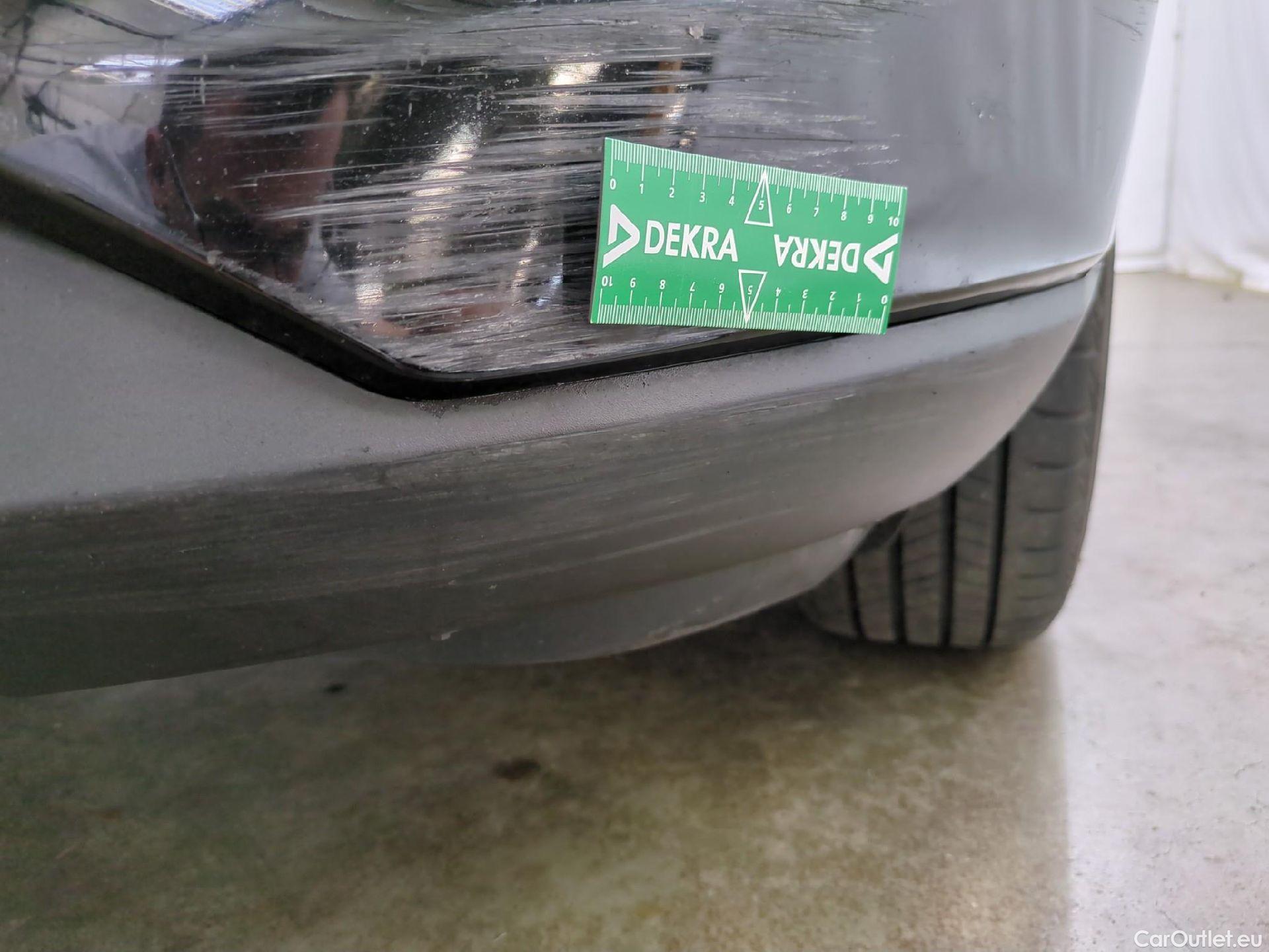  Ford  Kuga FORD  / 2019 / 5P / SUV 2.5 190 hybrid Flexifuel Pshift Titanium #32