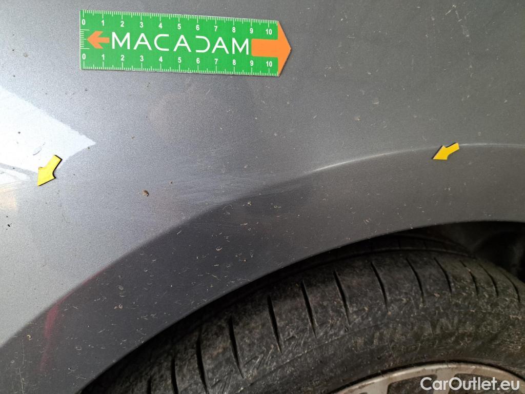  Bmw  Serie 1 BMW Série 1 / 2019 / 5P / Berline 116i DKG7 Business Design #38