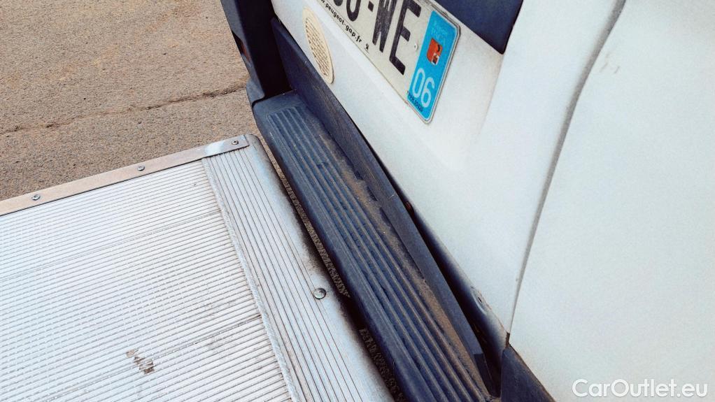  Peugeot  Boxer  VU 4p Fourgon 2.0 BLUEHDI 130 S&S PREMIUM 335 L3H3 / RAMPE HYDROLIQUE #25