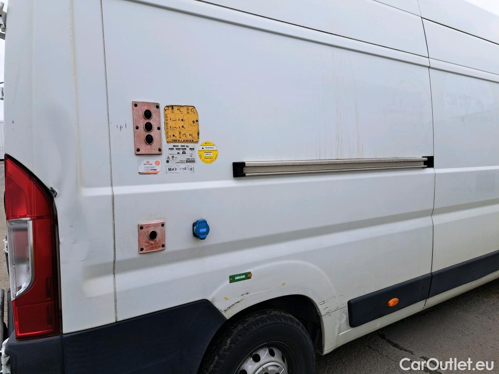  Peugeot  Boxer  VU 4p Fourgon 2.0 BLUEHDI 130 S&S PREMIUM 335 L3H3 / RAMPE HYDROLIQUE #8