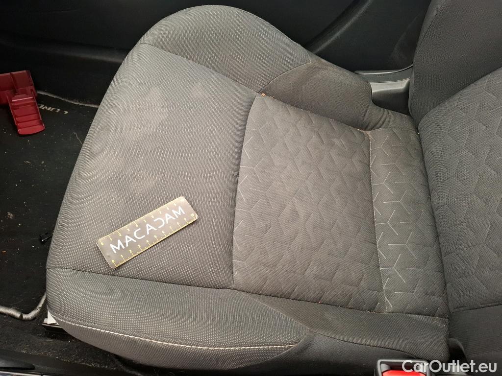  Toyota  Corolla TOYOTA  / 2018 / 5P / Berline Hybride 122h Dynamic Business Stage Acad #18